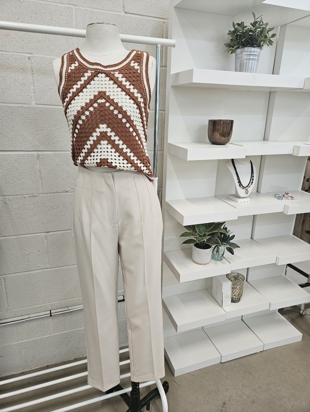 Waistbandless Trousers